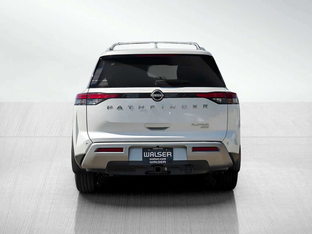 2025 Nissan Pathfinder Platinum photo 2