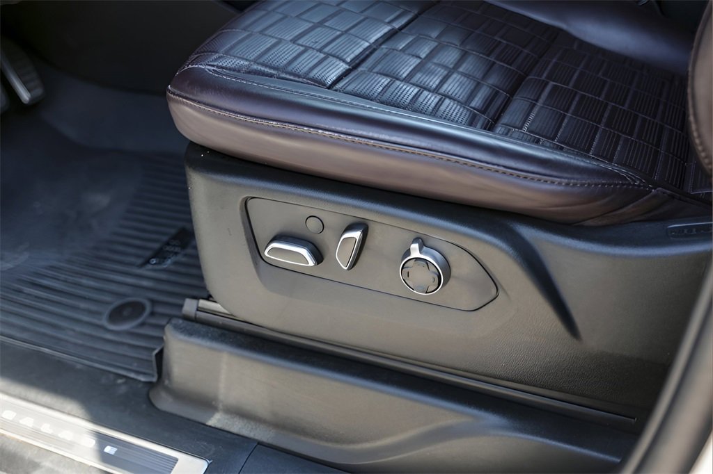 2023 Cadillac Escalade Premium Luxury Platinum photo 8