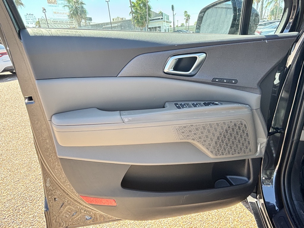 2026 Kia Carnival EX photo 12