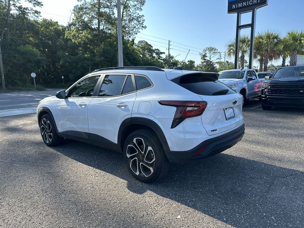 2025 Chevrolet Trax photo 13