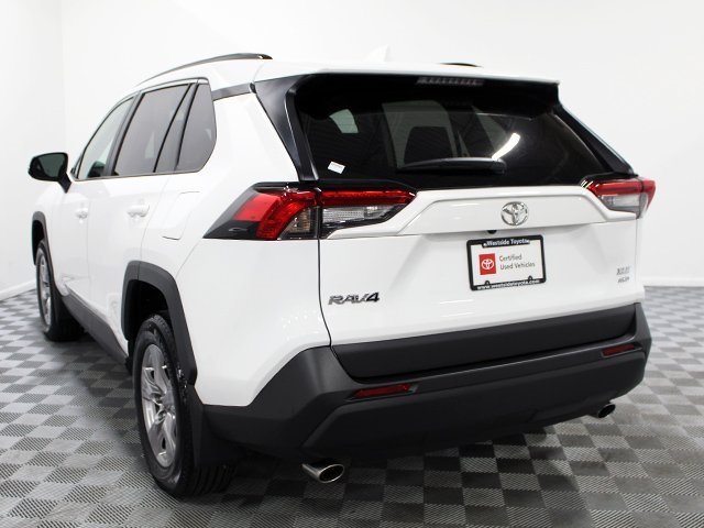 2023 Toyota RAV4 XLE photo 2