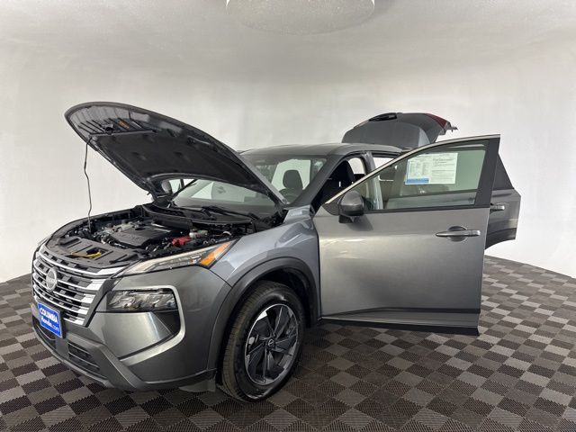 2024 Nissan Rogue SV photo 8