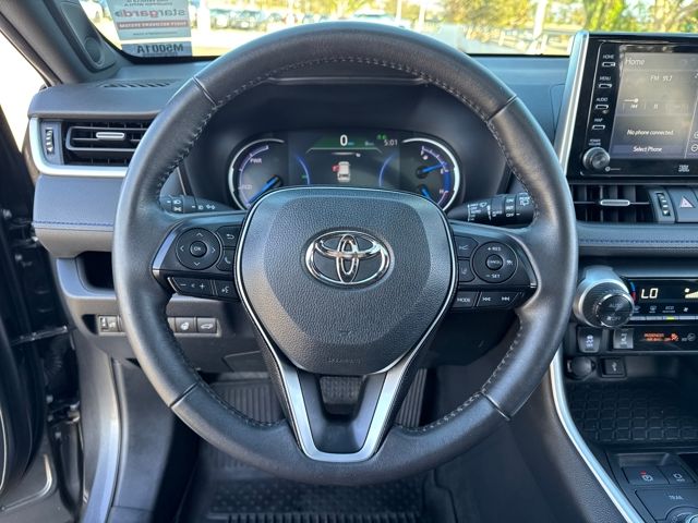 2020 Toyota RAV4 Hybrid XSE photo 5