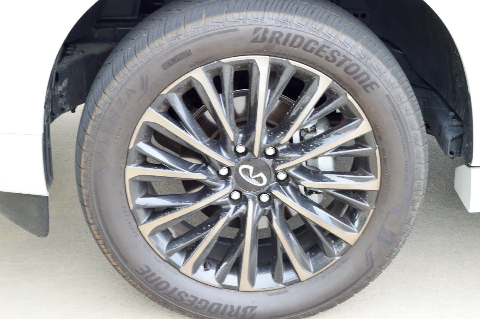 2025 Infiniti QX80 photo 5