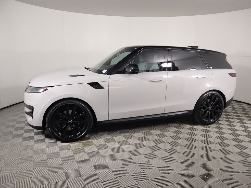 2025 Land Rover Range Rover Sport SE photo 8