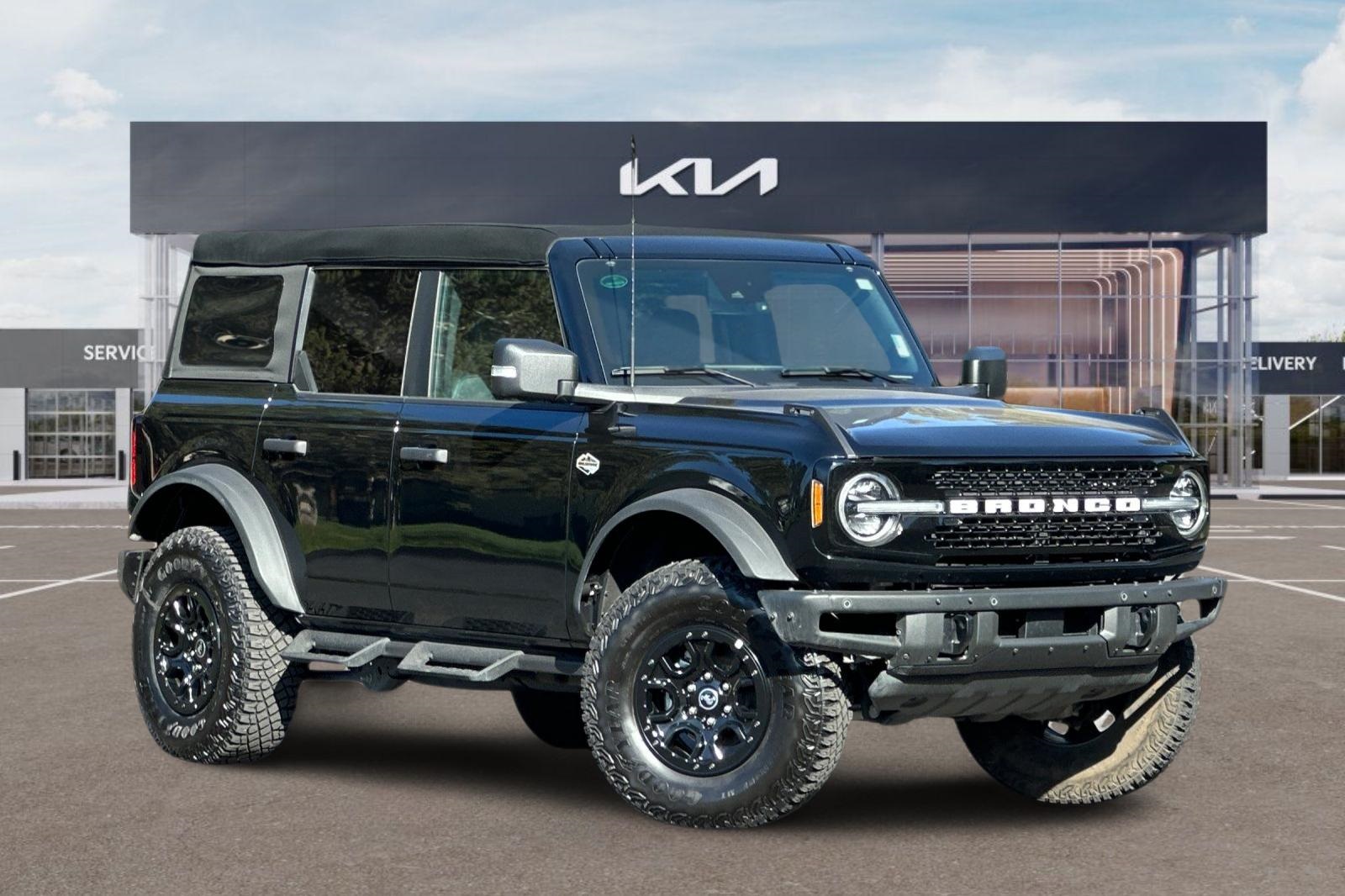 2024 Ford Bronco Wildtrak photo 2