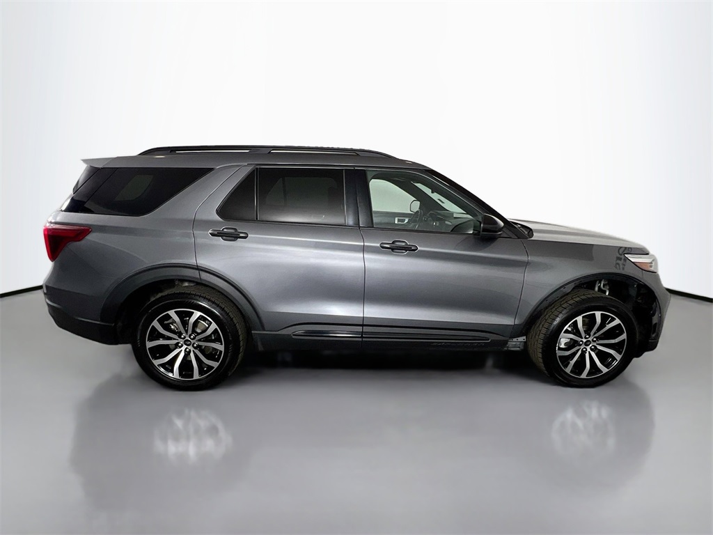 2022 Ford Explorer ST photo 19