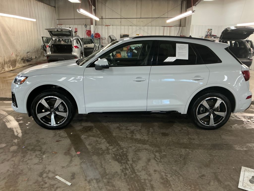 2023 Audi Q5 45 S line Prestige Premium photo 2
