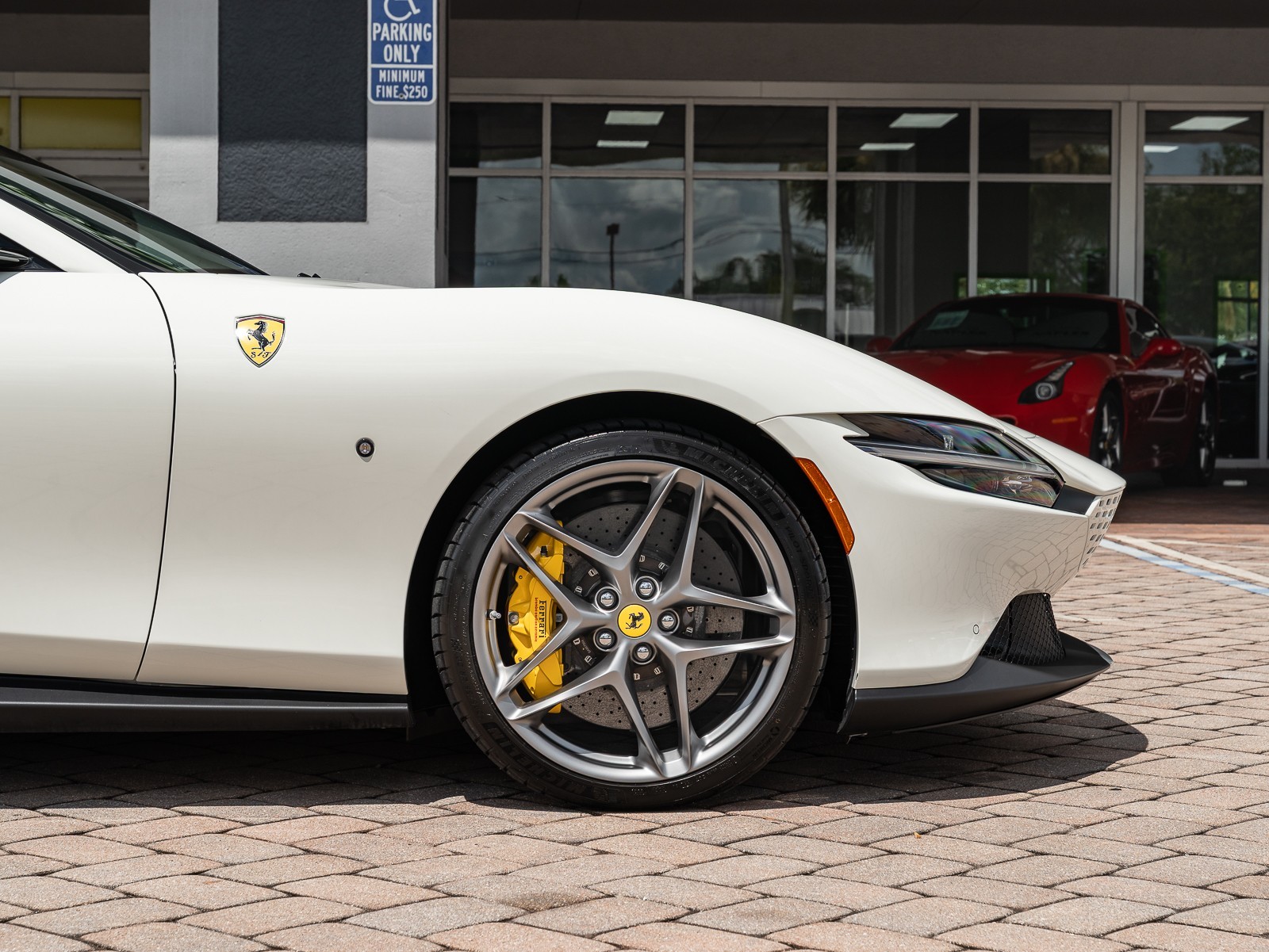 2024 Ferrari Roma Spider photo 12