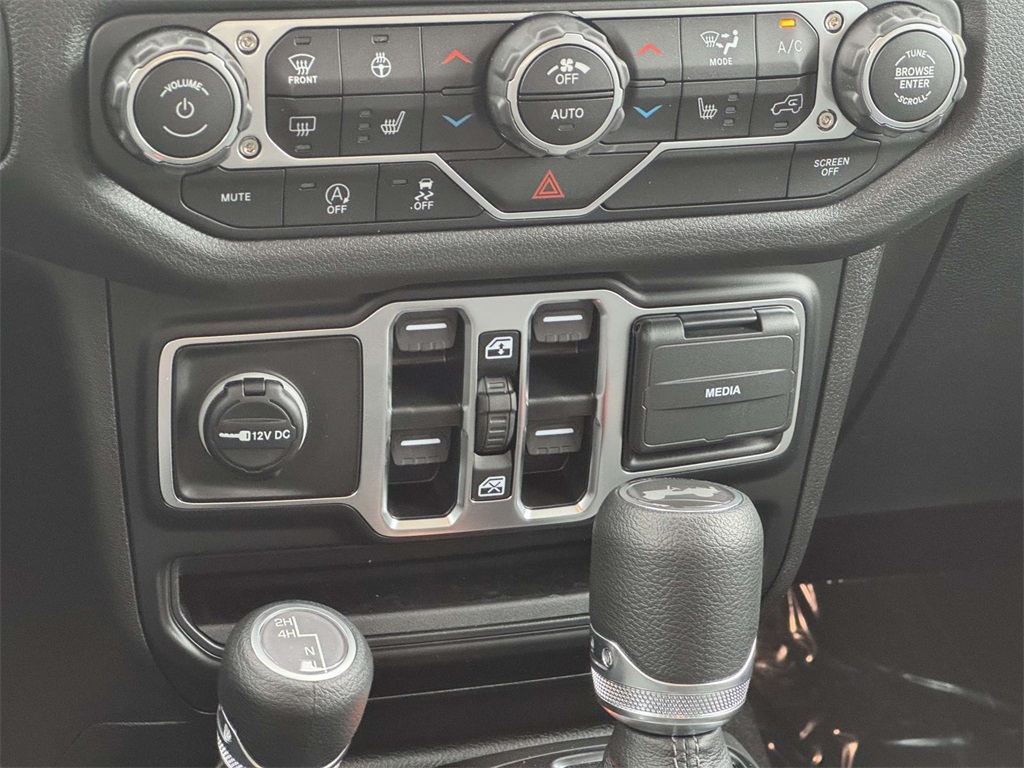 2025 Jeep Wrangler Sport S photo 18