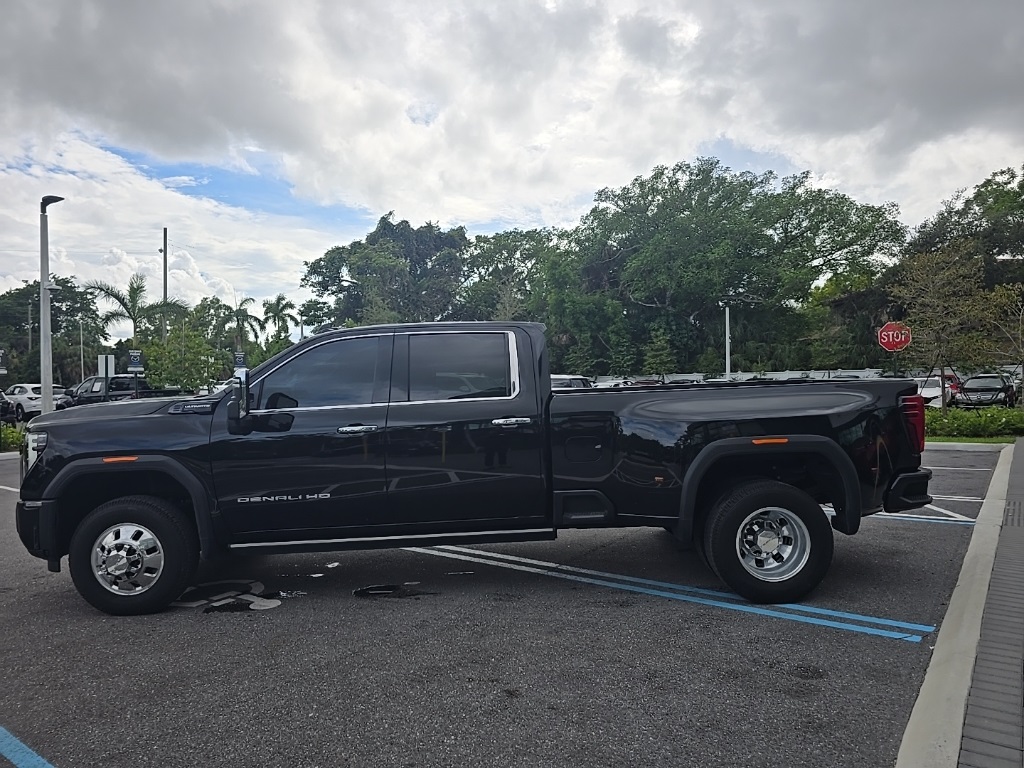 2024 Gmc Sierra HD Denali Ultimate photo 3