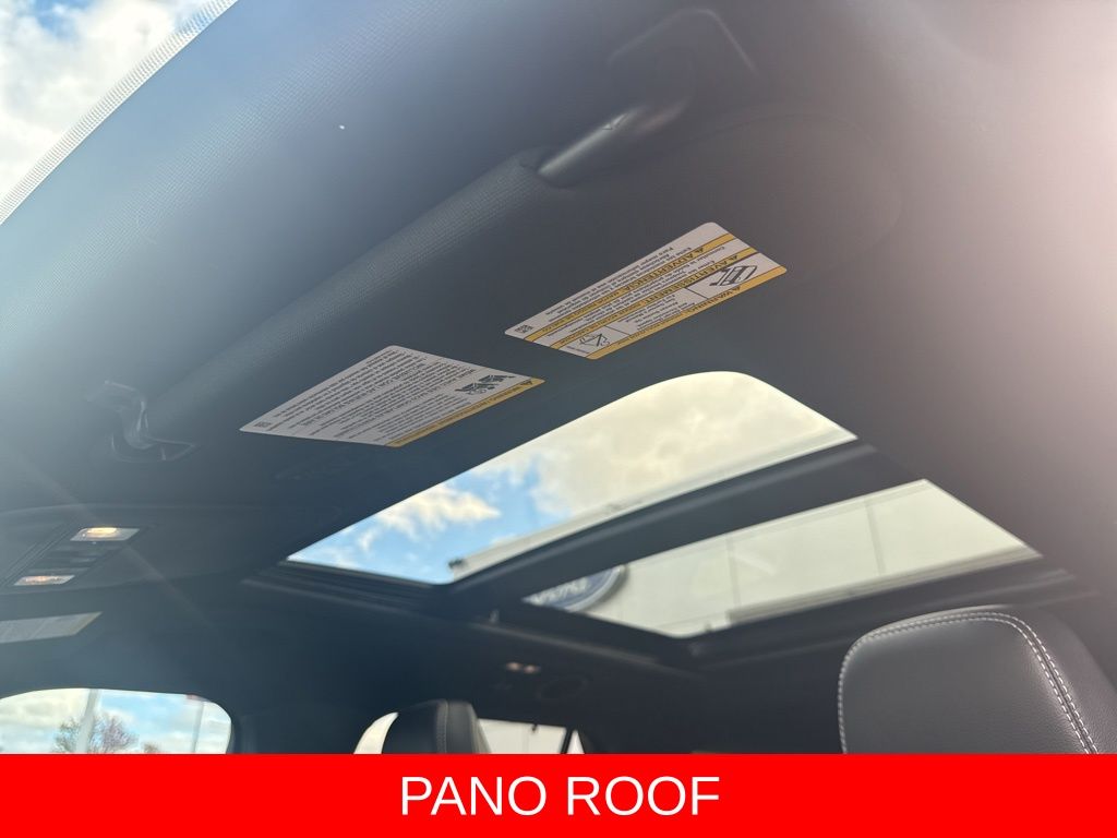 2024 Ford Explorer ST photo 3