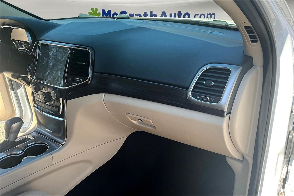 2022 Jeep Grand Cherokee Laredo E photo 22