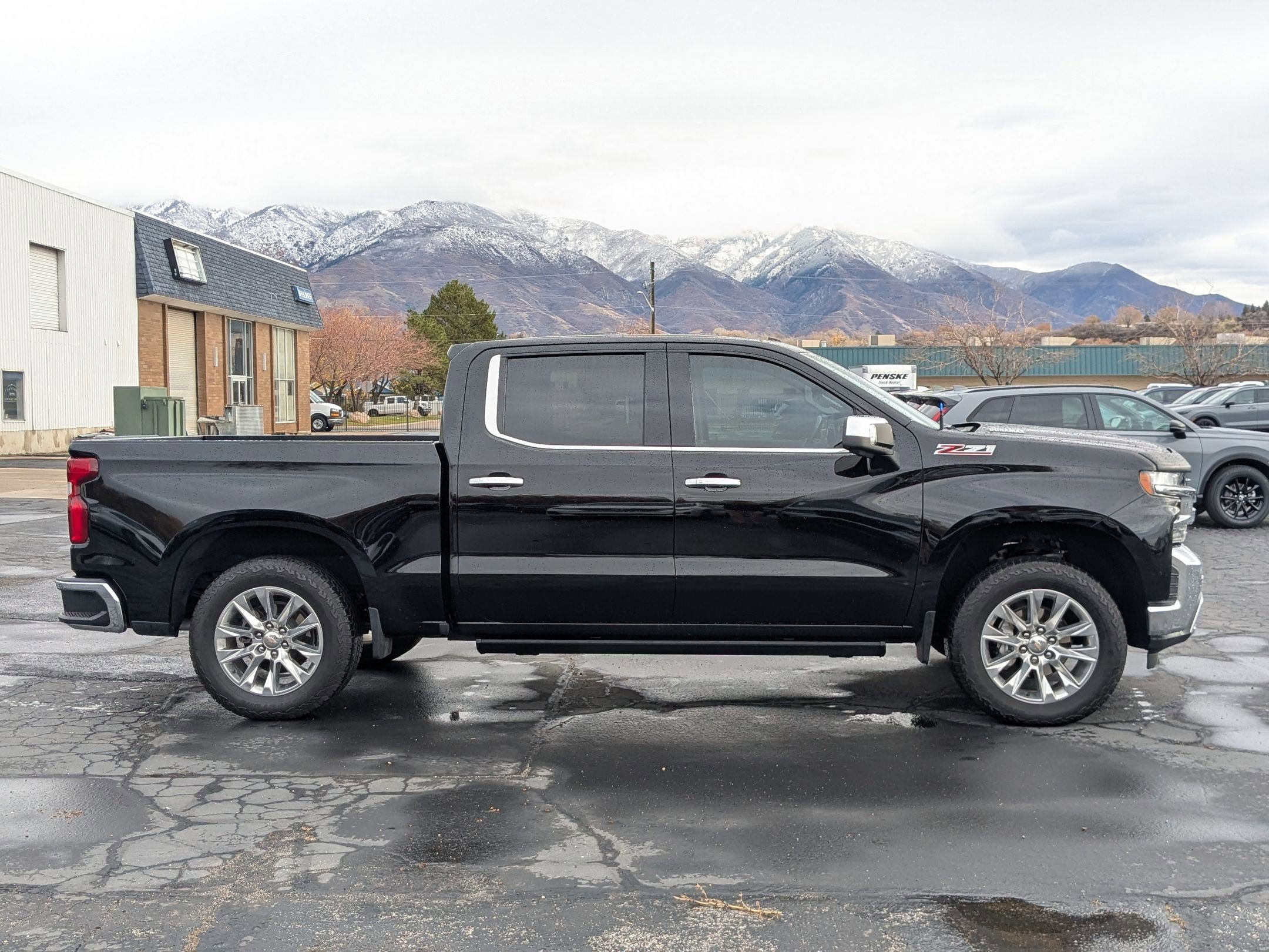 2020 Chevrolet Silverado 1500 LTZ photo 2