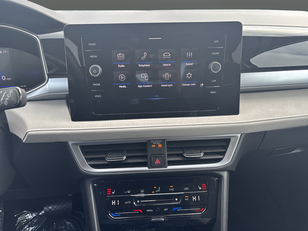 2025 Volkswagen Taos SE