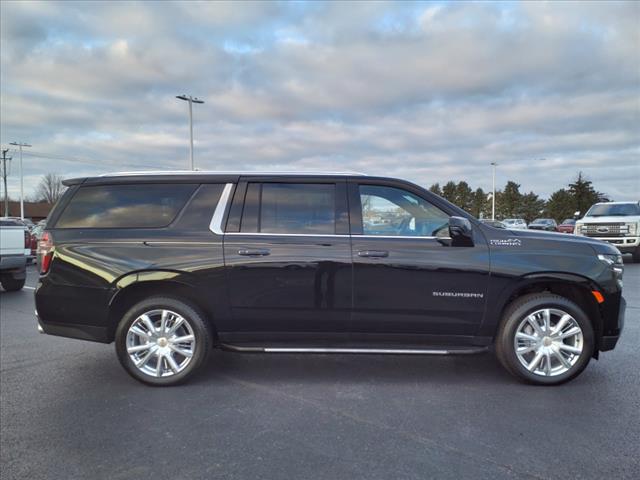2023 Chevrolet Suburban High Country photo 3