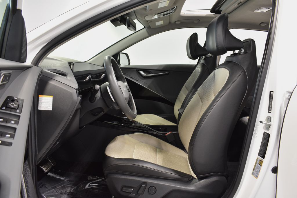 2023 Kia Niro SX Touring photo 10