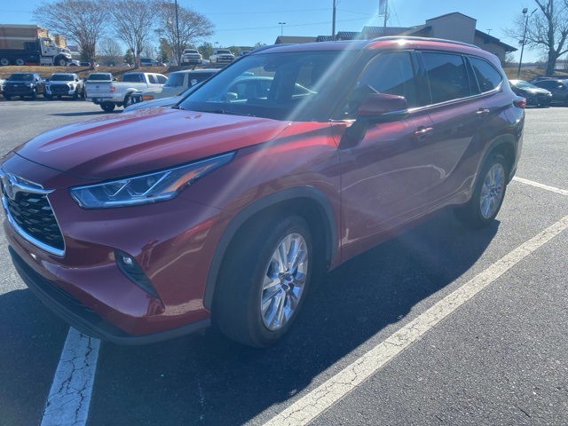 2023 Toyota Highlander Limited's photo