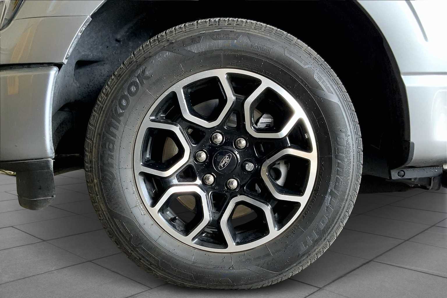 2023 Ford F-150 XL photo 10
