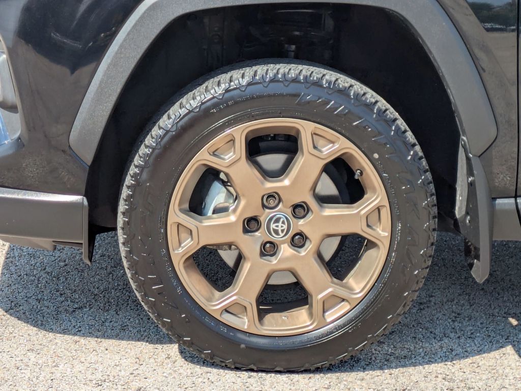 2024 Toyota RAV4 Hybrid photo 9