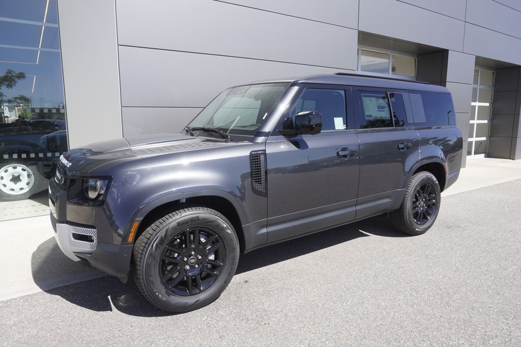 2025 Land Rover Defender 130 S photo 3