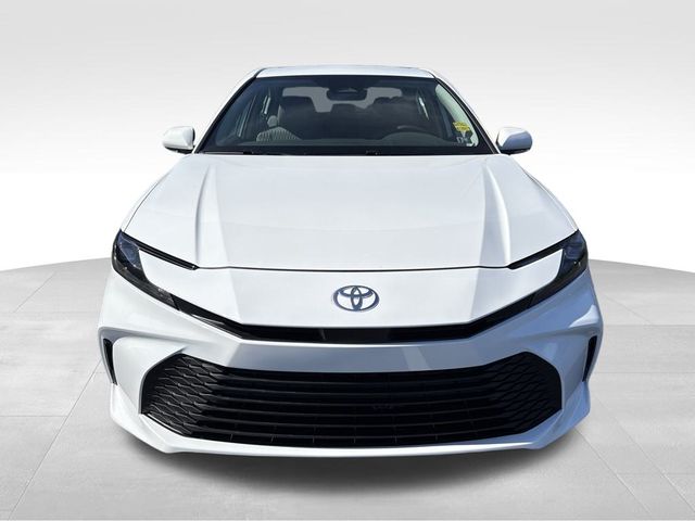 2025 Toyota Camry LE photo 8