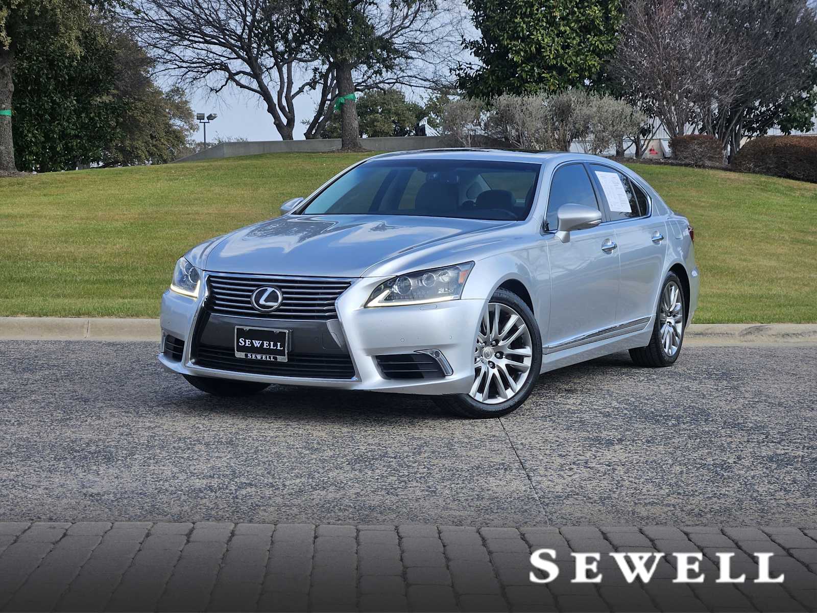 2015 Lexus LS Base