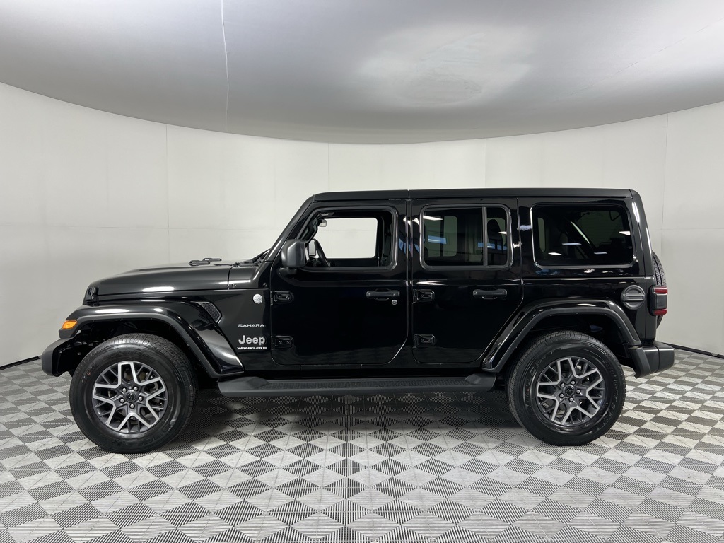 2024 Jeep Wrangler Sahara photo 6