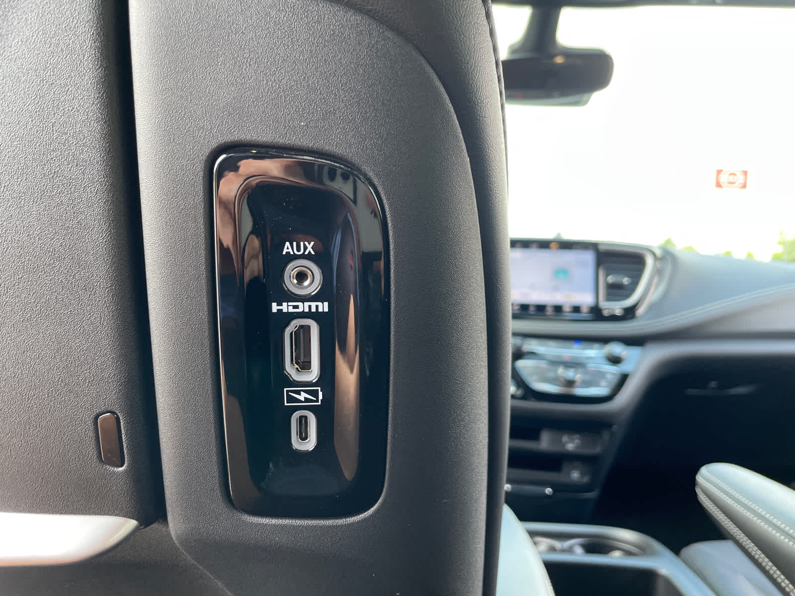 2026 Chrysler Pacifica photo 14