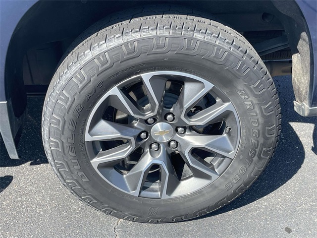 2023 Chevrolet Silverado 1500 LT photo 8