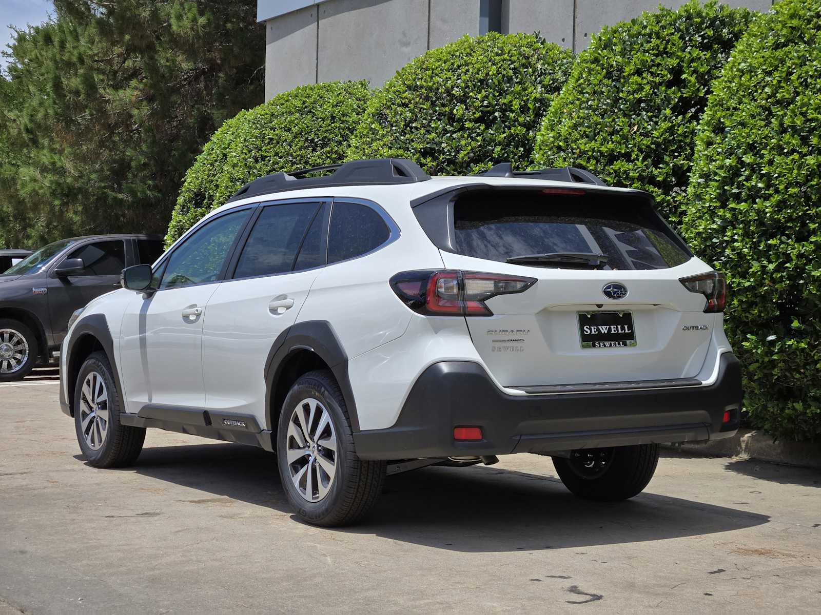 2025 Subaru Outback Premium photo 2