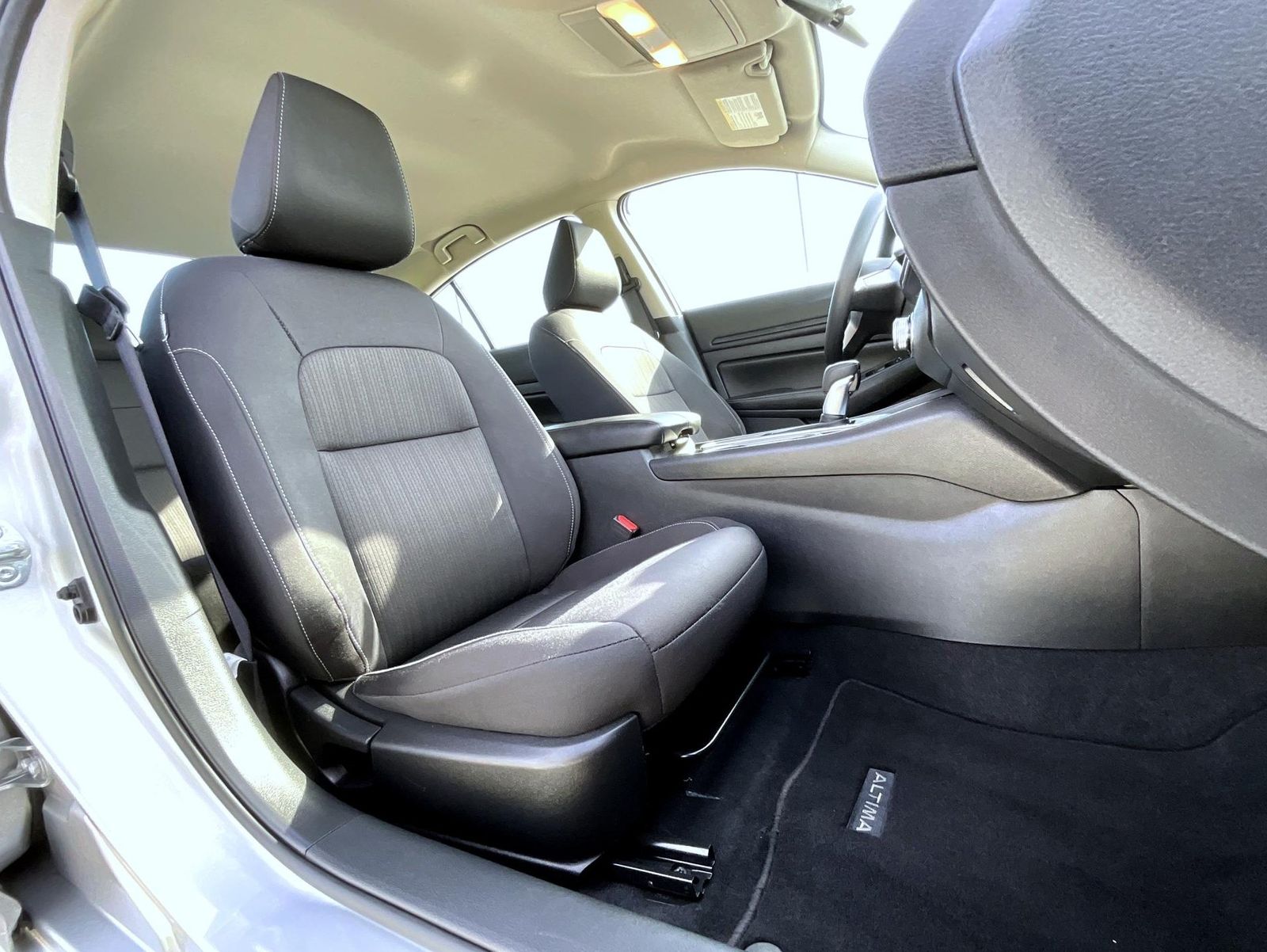 2024 Nissan Altima 2.5 SV photo 16