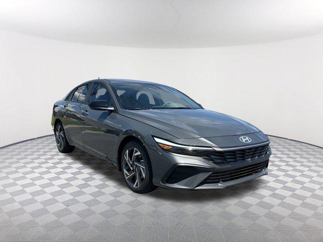 2025 Hyundai Elantra SEL Sport photo 3