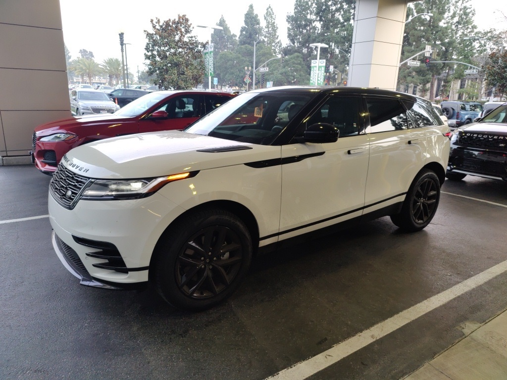 2025 Land Rover Range Rover Velar Dynamic SE