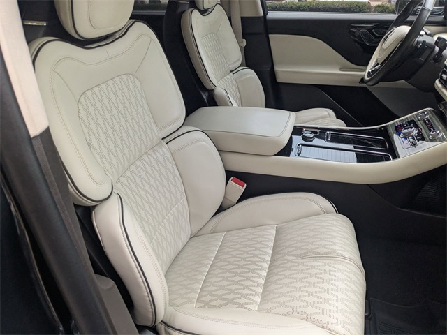 2020 Lincoln Aviator Black Label photo 25