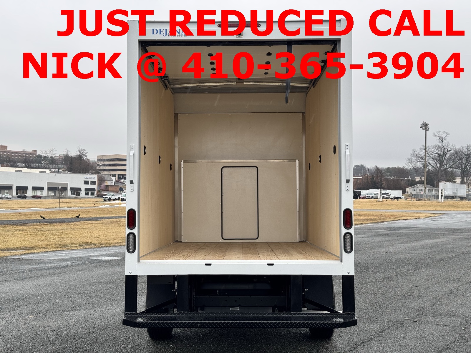 2025 Ford E-350 photo 8