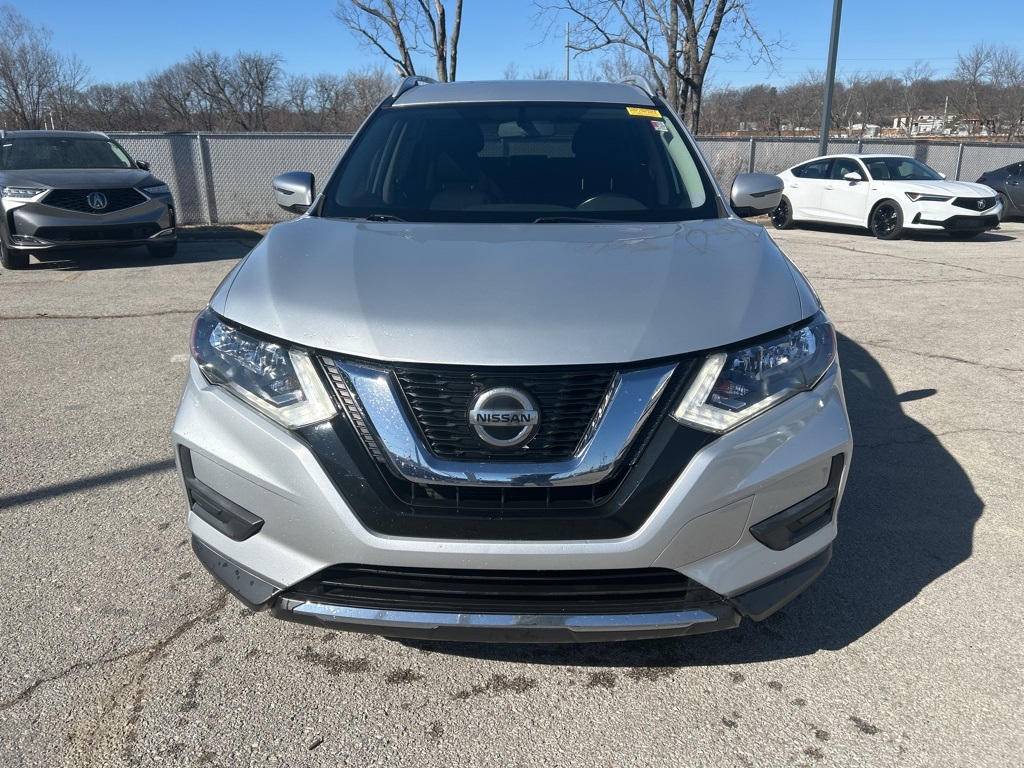 Used 2018 Nissan Rogue SV with VIN JN8AT2MT5JW453495 for sale in Kansas City