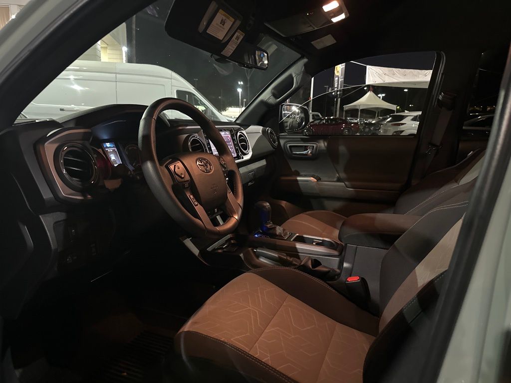 2022 Toyota Tacoma TRD Sport V6 photo 8