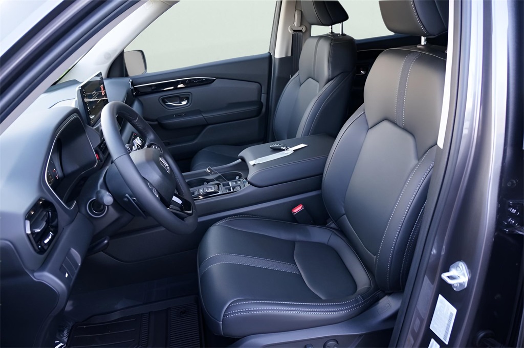 2026 Honda Passport photo 4