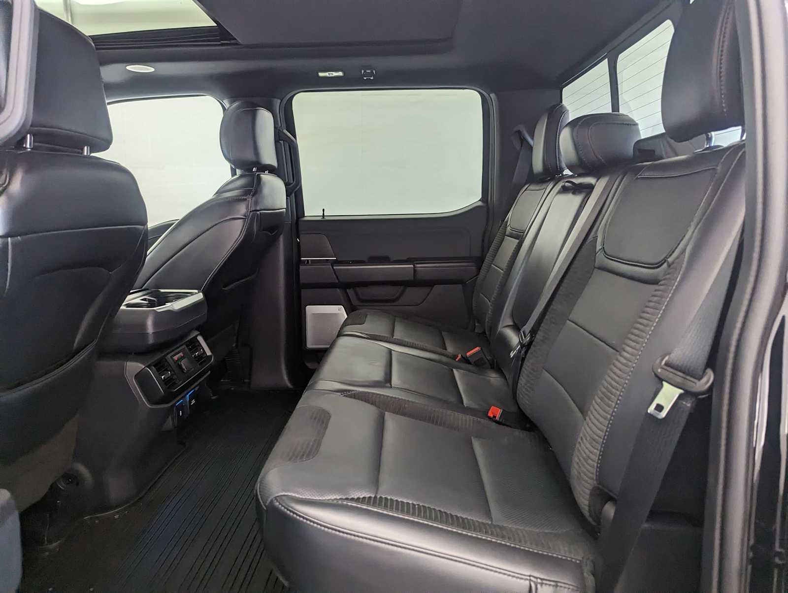 2023 Ford F-150 Raptor photo 16