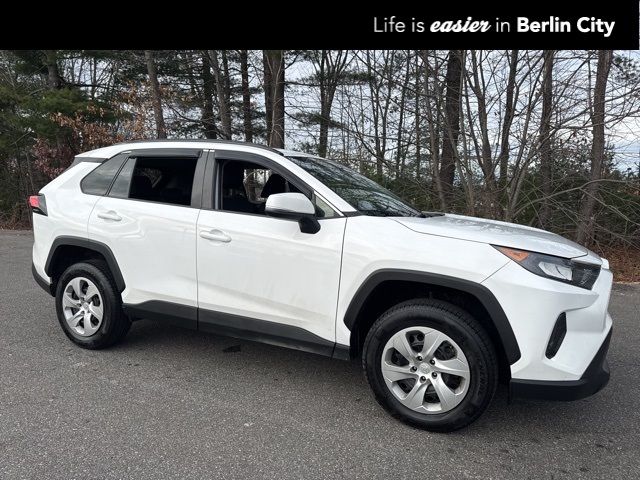 2019 Toyota RAV4 LE's photo