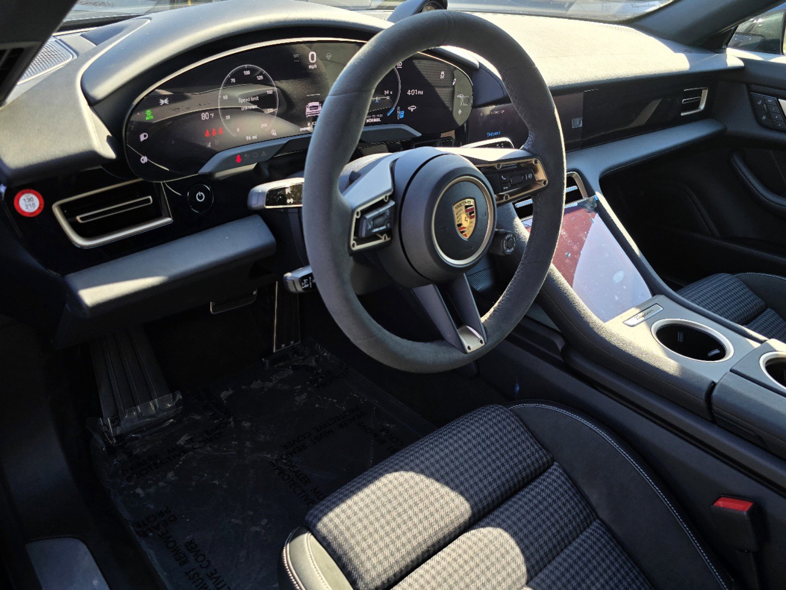 2025 Porsche Taycan 4S photo 4