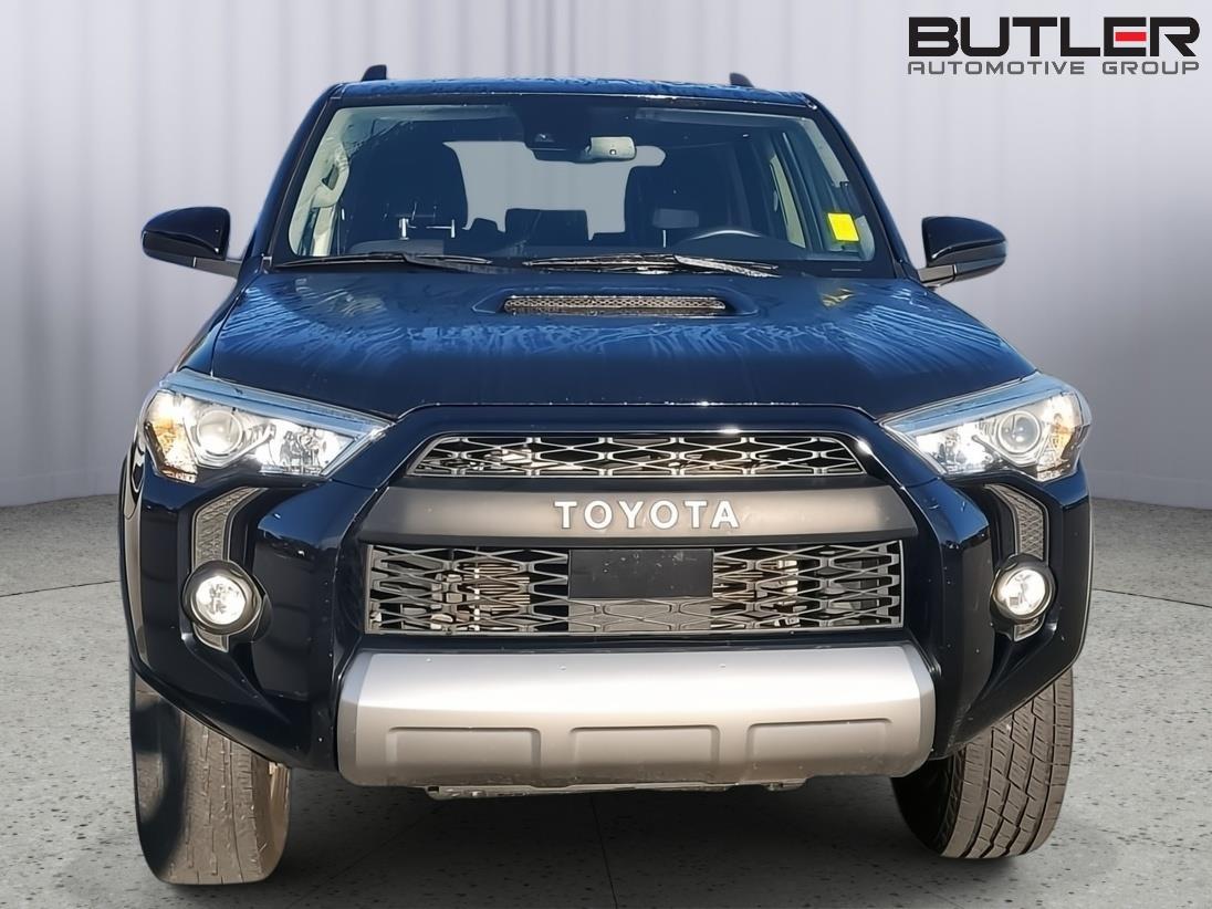 2020 Toyota 4Runner TRD photo 3