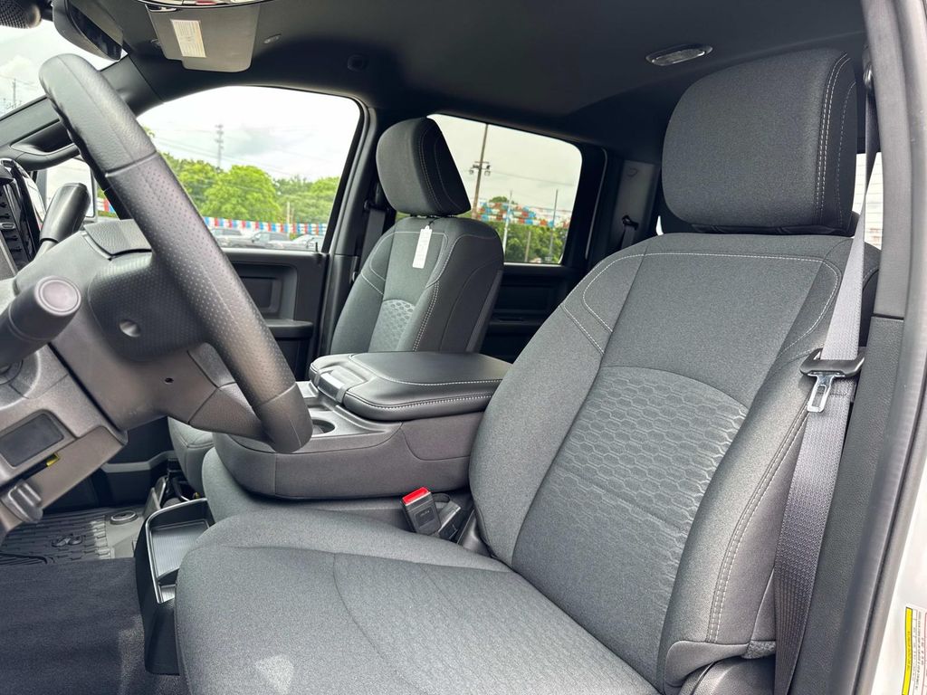 2025 Ram 2500 Tradesman photo 31