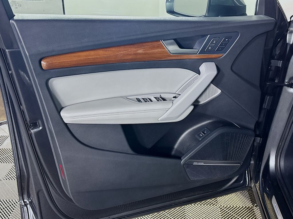 2022 Audi Q5 45 S line Premium photo 7