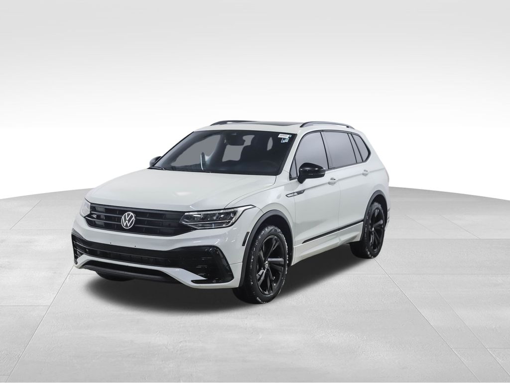 2024 Volkswagen Tiguan SE R-LINE BLACK's photo