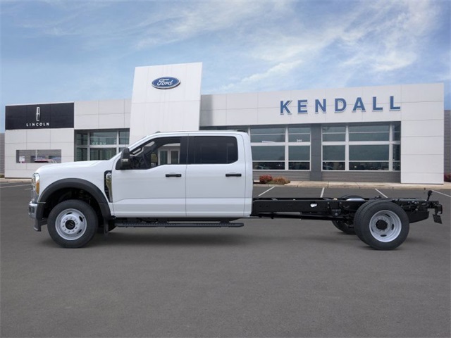 2025 Ford F-550 photo 3