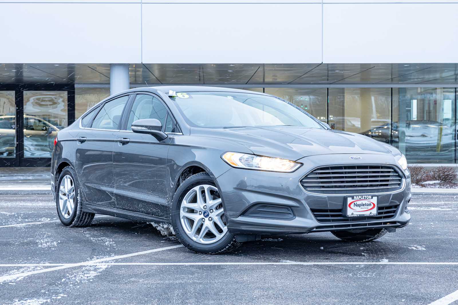 2016 Ford Fusion SE's photo