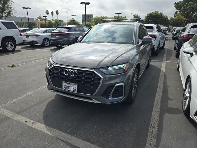 2023 Audi Q5 45 S line Premium Plus photo 2
