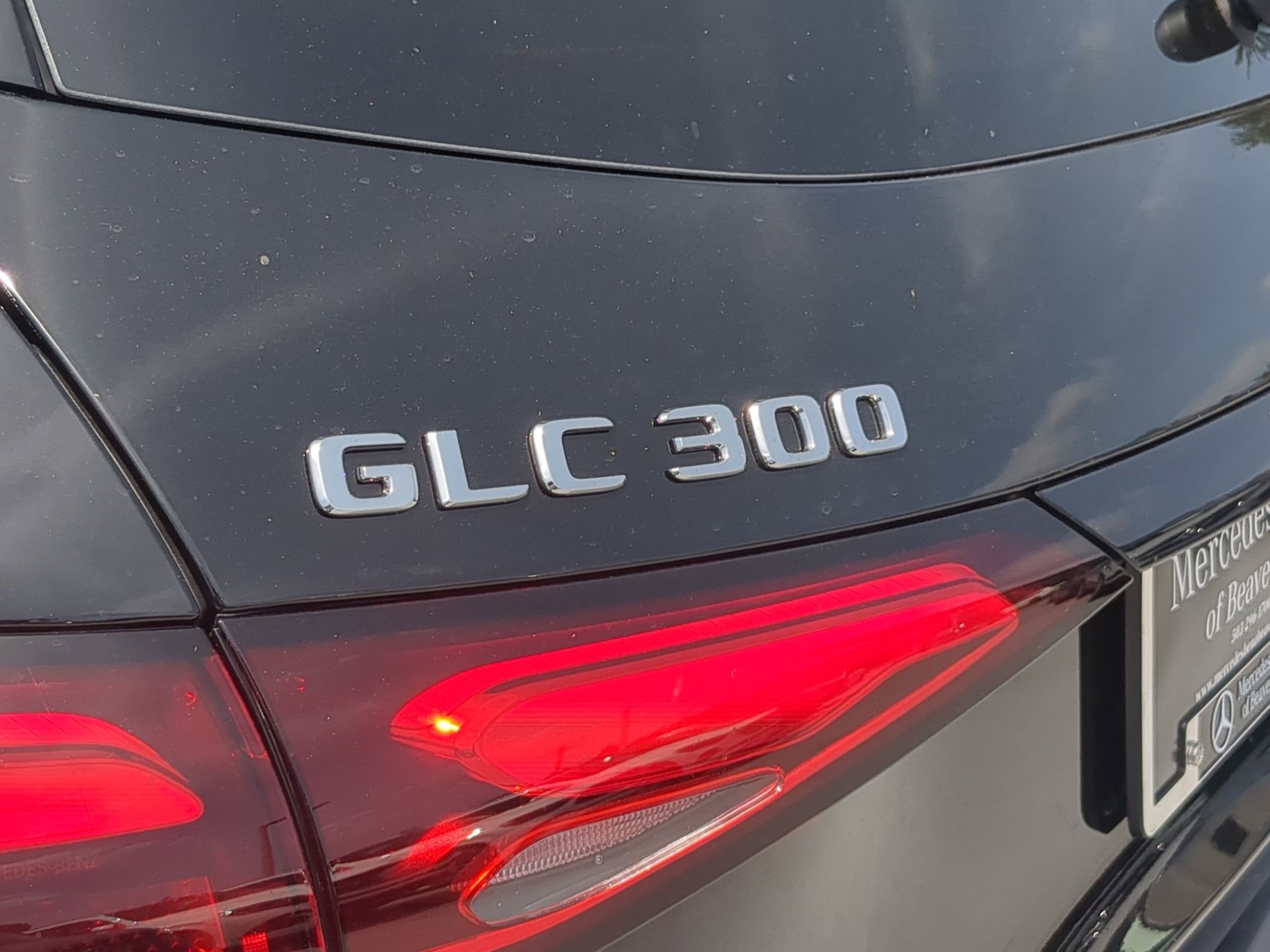 2025 Mercedes Benz GLC 300 4MATIC photo 4